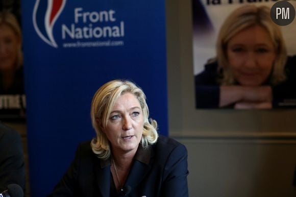 Marine Le Pen accuse les médias de surveiller ses candidats aux municipales