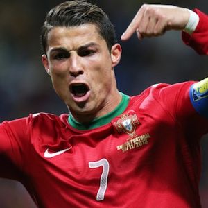 Le Portuguais Cristiano Ronaldo va décrocher ce soir son deuxième Ballon d'or