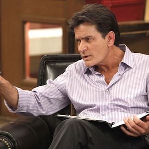 Le tournage d'"Anger Management" retardé suite aux absences de Charlie Sheen