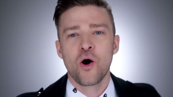 Clip : Michael Jackson rencontre Justin Timberlake pour "Love Never Felt So Good"