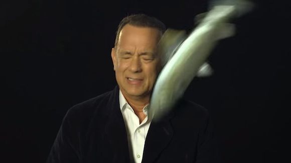 Le canon à saumons attaque Tom Hanks, Homer Simpson et les stars des "Feux de l'amour"