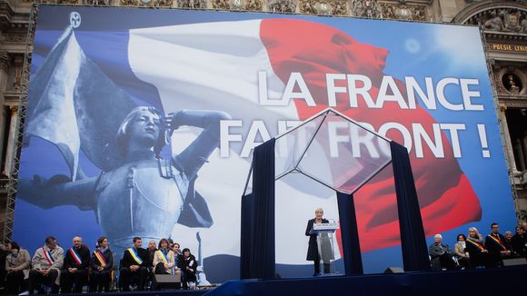 1er mai du FN : Marine Le Pen trouve "lamentable" l'agression du "Petit Journal"