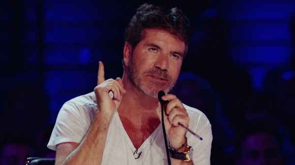 "X Factor" : Simon Cowell insulte un candidat qui critique l'émission