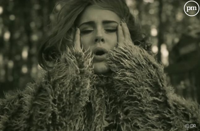 Adele dans le clip de "Hello''