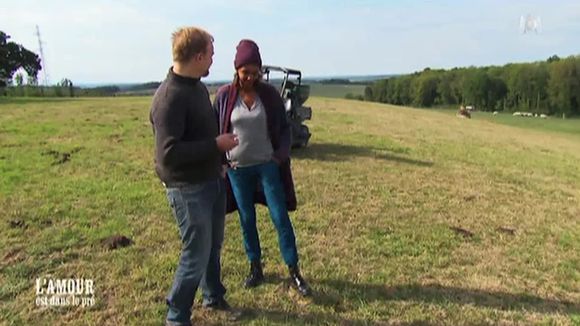 "L'Amour est dans le pré" : Karine Le Marchand très émue par Julien, agriculteur handicapé