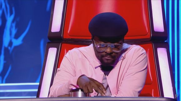 "The Voice UK" : will.i.am buzze un candidat sans le faire exprès !