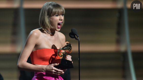 Taylor Swift reçoit le Grammy Award de l'album de l'année