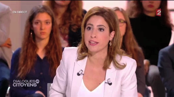 Léa Salamé, dans "Dialogues citoyens" sur France 2.