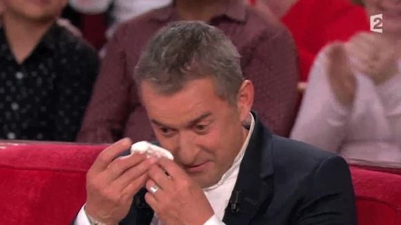 Christophe Dechavanne très ému dans "Vivement dimanche"