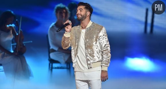 Kendji Girac sur la scène des "NMA" 2016