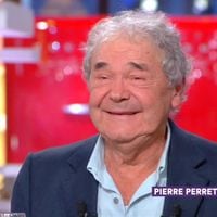 "C à vous" : Pierre Perret ému aux larmes devant l'hommage de Madame Monsieur