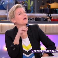 "C à vous" : Anne-Elisabeth Lemoine décontenancée par les conseils d'hygiène intime d'un invité