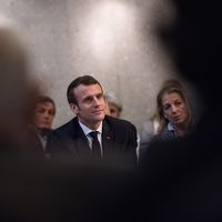 Gilets jaunes : Emmanuel Macron critique les médias qui ont "très peu" montré "l'envers du décor de cette crise"