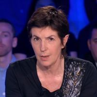 "ONPC" : Face caméra, Christine Angot présente ses excuses aux téléspectateurs de France 2