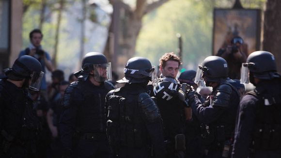 Gilets jaunes : Le journaliste Gaspard Glanz condamné pour outrage après un doigt d'honneur adressé à des policiers
