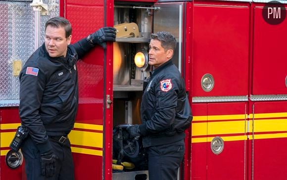 Jim Parrack et Rob Lowe dans "9-1-1 : Lone Star"