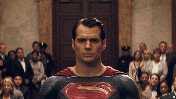 "Superman" : Henry Cavill prêt à enfiler la cape du super-héros une nouvelle fois