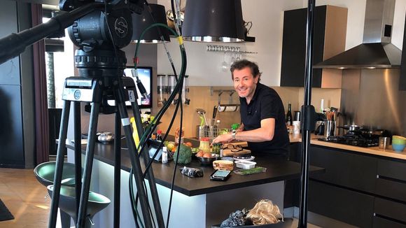 Audiences access 19h : "DNA" leader, "Tous en cuisine" au plus bas, Cyril Hanouna et Yves Calvi en repli