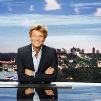 Audiences access 20h : Laurent Delahousse en forme, "Un si grand soleil" dépasse "Scènes de ménages"