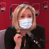 Pour Marine Le Pen, Eric Zemmour se comporte comme "un candidat à la présidentielle"