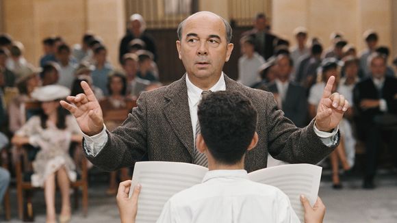 Audiences : "Les choristes" de France 2 leader devant "Rogue One" sur TF1, "Zone interdite" en hausse