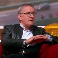 "Tout le monde a mon numéro et ça ne sonne pas" : Christophe Dechavanne prêt à faire une croix sur la télévision