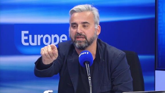 "Petites hyènes, rentrez dans la niche !" : Echange houleux entre Alexis Corbière et Dimitri Pavlenko sur Europe 1