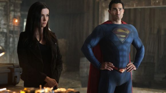 "Superman & Loïs" : TF1 diffuse la série sur le super-héros à partir de ce soir