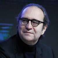 SIX : Prime avant 21h, moins de publicité, investissements sur la fiction française... Xavier Niel dévoile son projet