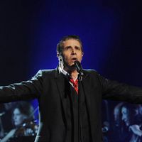 "Je vais chanter pour dire à mon frère que je l'aime" : Julien Clerc rend hommage à Gérard Leclerc lors de son concert à La Baule