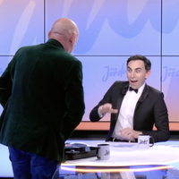 "Vous êtes un malade" : Philippe Corti mixe avec son sexe chez Jordan De Luxe, l'animateur de C8 sidéré