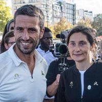 "Je retiens d'abord la noble cause" : Tony Estanguet et Amélie Oudéa-Castéra réagissent au sketch grinçant des Enfoirés sur les J.O.