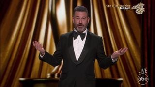 "C'est pas l'heure d'aller en prison ?" : Aux Oscars, Jimmy Kimmel réagit en direct à un message de Donald Trump