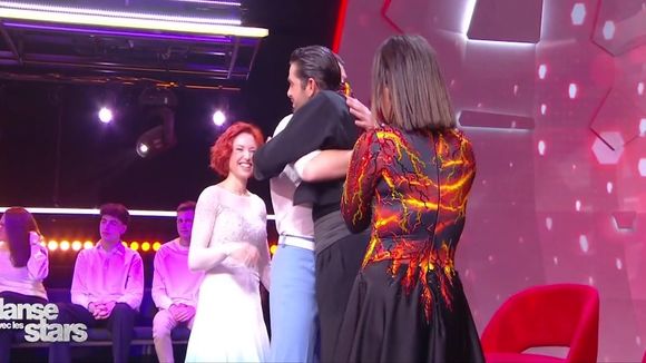 Inès Reg et Anthony Colette réconciliés ? Ce geste lors de la demi-finale de "Danse avec les stars" n'est pas passé inaperçu