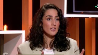 "On peut s'inquiéter du trash sur Tiktok" : La journaliste Nesrine Slaoui alerte sur la bascule de la télé-réalité sur les réseaux sociaux dans "C ce soir"