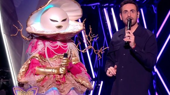 "Mask Singer" 2024 : Qui se cache derrière La Perle ? Les indices et nos pronostics sur la célébrité !