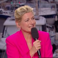 " Waouh ! Vous avez failli vous prendre...." : Encore un aléa dans "C à vous" en direct à Cannes