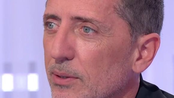 "Je n'étais pas moi" : Gad Elmaleh se confie sur son rapport à l'alcool dans "Clique" sur Canal+