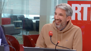 &quot;Demande d&#039;asile humoristique&quot; : Guillaume Meurice et Aymeric Lompret débarquent par surprise dans le studio de RTL pendant la chronique d&#039;Alex Vizorek