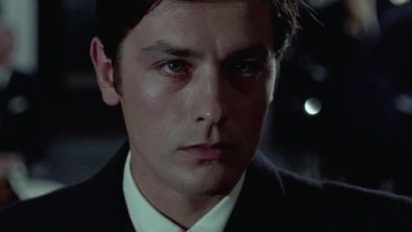 Audiences : Programmé en dernière minute en hommage à Alain Delon, "Le Samouraï" sur France 2 a-t-il fait mieux que "Notre-Dame brûle" sur TF1 ?