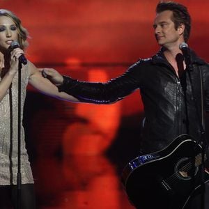 Laura Smet et David Hallyday, le 24 janvier 2010 sur la scène des "NRJ Music Awards"