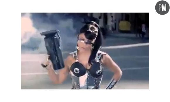 Fergie dans le clip "Imma Be Rocking That Body" des Black Eyed Peas