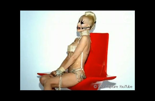 Christina Aguilera dans le clip de "Not Myself Tonight"
