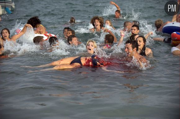 "Piranha 3D" (1er septembre) : Des bimbos, des adolescents décérébrés, des litres de bière, et des piranhas préhistoriques. Pas besoin de plus. 