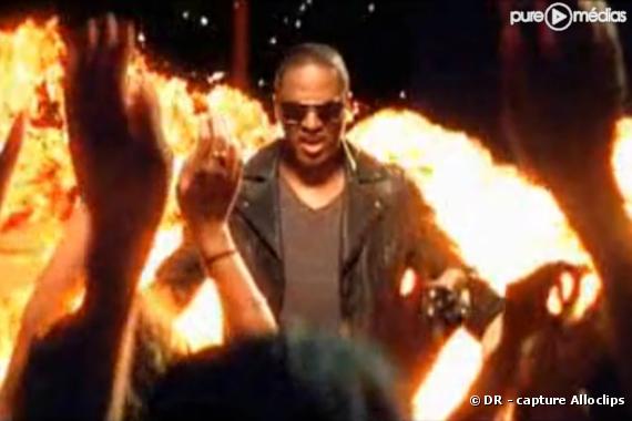 Taio Cruz dans le clip de "Dynamite"