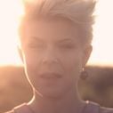 Clip : Robyn dévoile "Hang With Me"