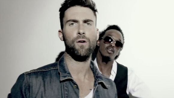 Clip : K'naan et Adam Levine (Maroon 5) présentent "Bang Bang"