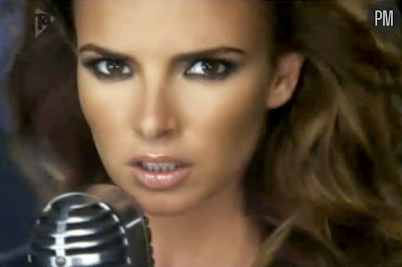 Nadine Coyle dans le clip de "Insatiable"