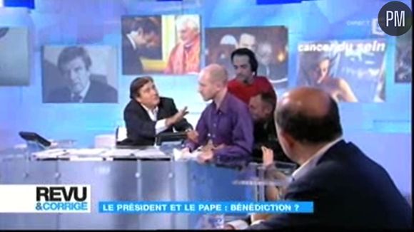 Un individu perturbe l'émission "Revu et corrigé" le 9 octobre 2010 sur France 5