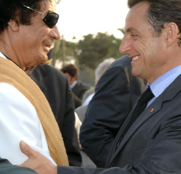 Nicolas Sarkozy en visite à Tripoli le 25 juillet 2007.